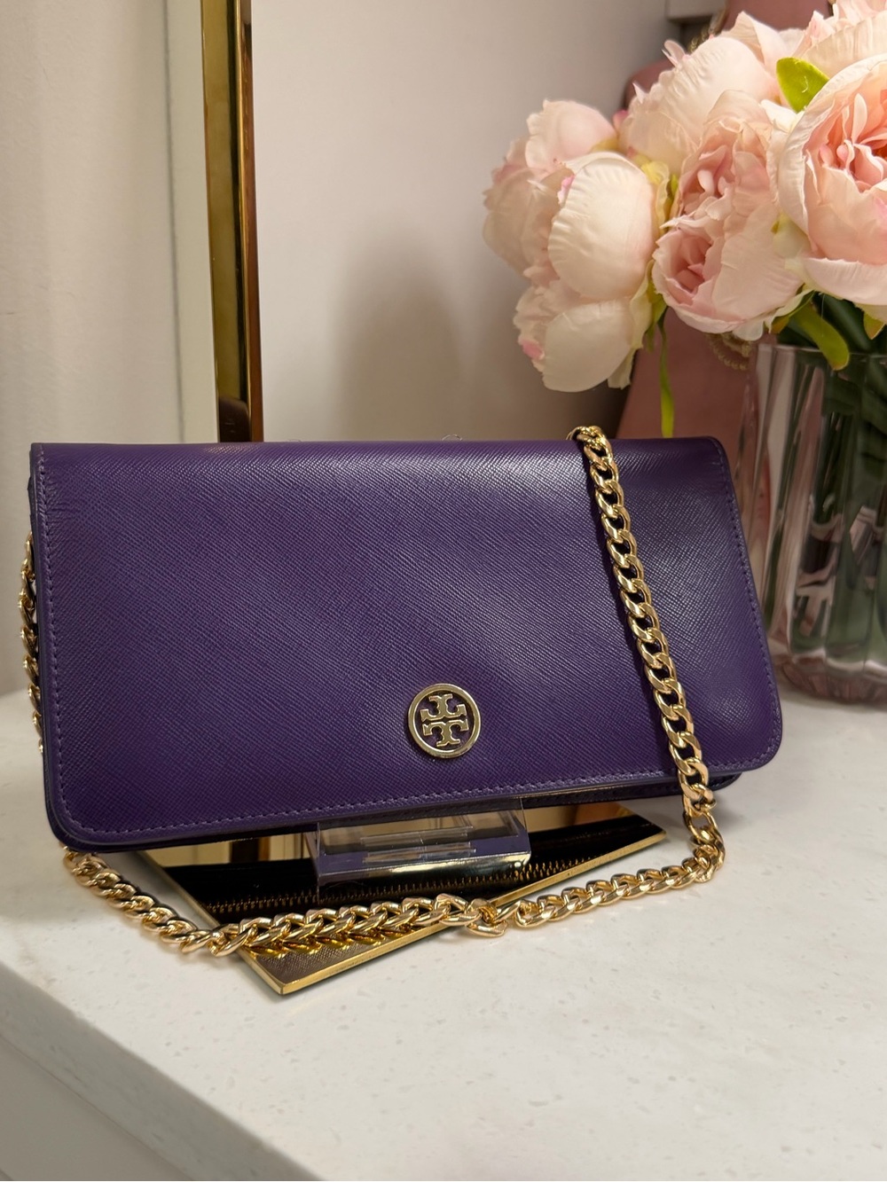 Tory Burch Purple Saffiano Leather shoulder Chain Clutch Wallet w Gold Hardware
